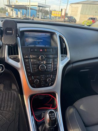 Opel Astra 2011