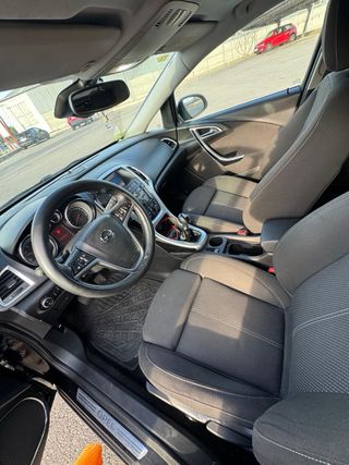 Opel Astra 2011