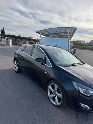 Opel Astra 2011