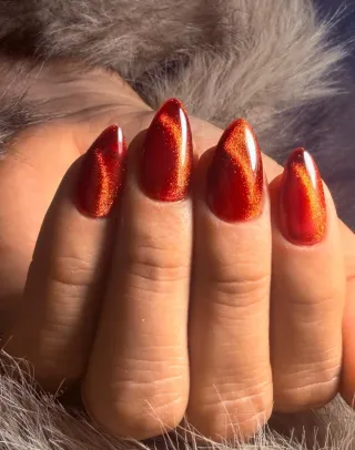 Hola soy Charlo Serrano manicurista y quiropodista