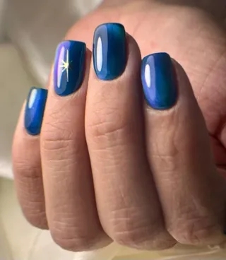 Hola soy Charlo Serrano manicurista y quiropodista