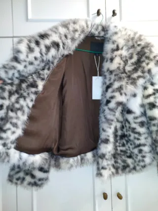 Chaqueta pelo estampado leopardo Zara