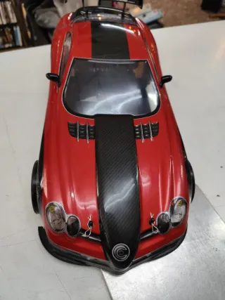 Coche teledirigido RC rojo
