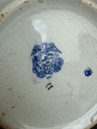 Tetera antigua azul y blanca