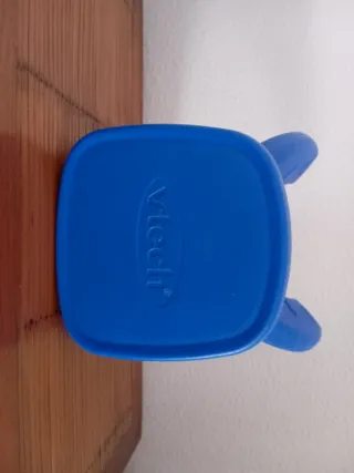 Banco infantil azul de plástico