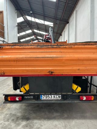 IVECO EUROCARGO GNC 160 CON PLUMA