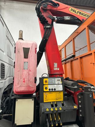 IVECO EUROCARGO GNC 160 CON PLUMA