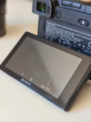 Sony a6500 (Solo 9.500 disparos). Solo cuerpo