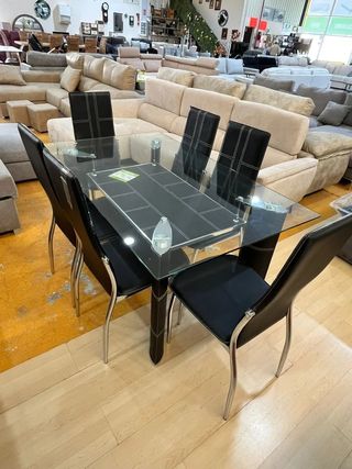 Mesa cristal y 6 sillas elegantes