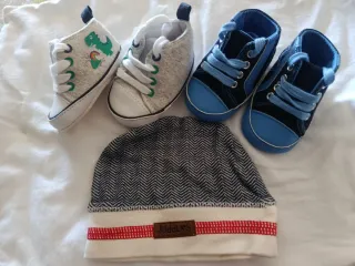 Zapatos y gorrito bebé