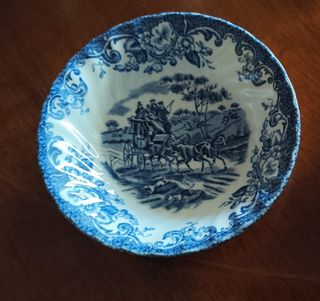 Dos cuencos de porcelana inglesa