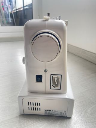 Máquina de coser Sigma 520 + pedal y accesorios