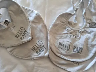 Lote 4 Baberos Bebé Hello Baby
