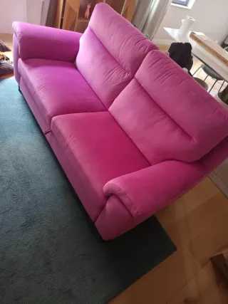 Divano rosa in velluto
