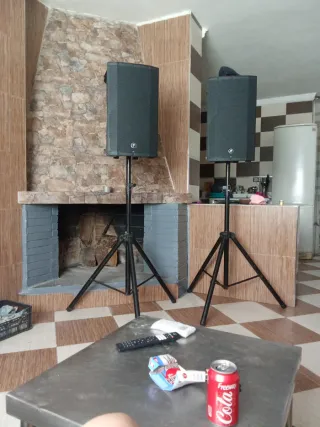 Altavoz Profesional Thump 1300W