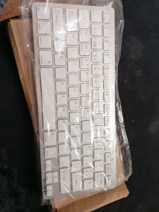 Teclado Inalámbrico Universal Bluetooth