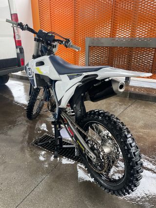 Husqvarna 350 FC 2022 Blanca 127 horas