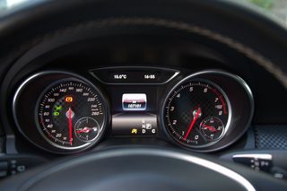 MERCEDES-BENZ Clase A 180 BE Urban 7G-DCT 2015