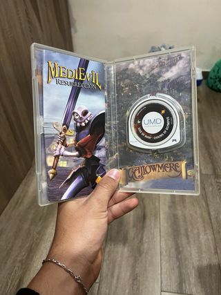 Console PSP con fotocamera + 5 giochi e UMD del film, God of War
