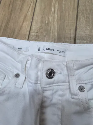Pantalón vaquero flare blanco