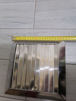 Rejilla de ventilación metálica