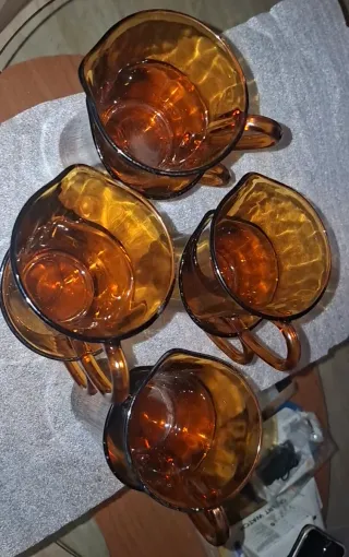 14€ c/una. Jarritas lecheras Duralex ámbar