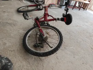 Bicicleta plegable roja