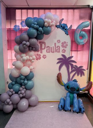 Arco metálico, decoración de eventos.