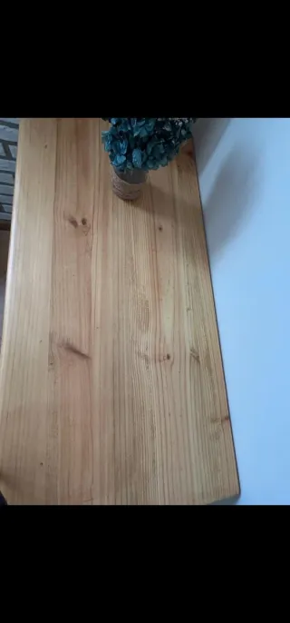 Cómoda blanca y madera