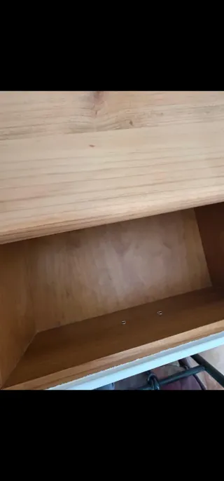 Cómoda blanca y madera