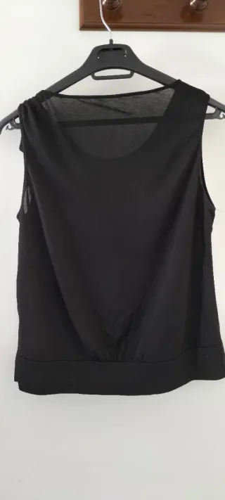 Top negro punto fino