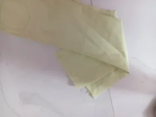 Pantalón vaquero flare verde pastel