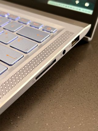 Portátil Asus Zenbook 14 Ryzen 5