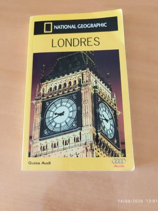 Guías de viajes. El precio es por las tres