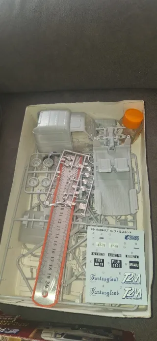 Maqueta Renault 4 Furgoneta 1/24 EBBRO