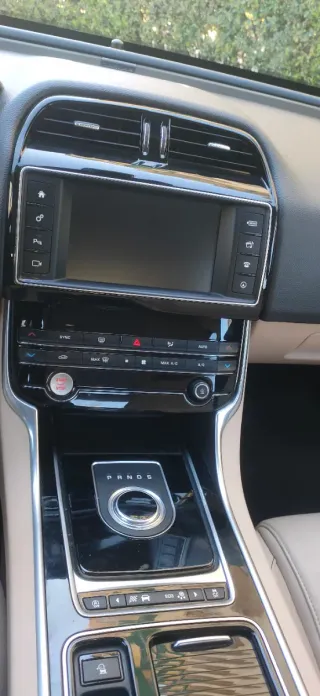 Jaguar XE 2017