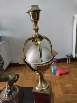 Lámpara bronce caballo y reloj antiguo