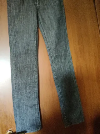 Maglietta Champion Blu + jeans nero