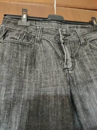 Maglietta Champion Blu + jeans nero