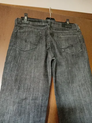 Maglietta Champion Blu + jeans nero