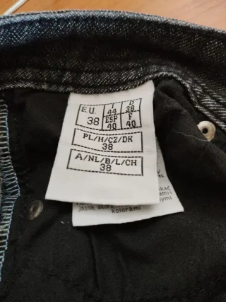 Maglietta Champion Blu + jeans nero