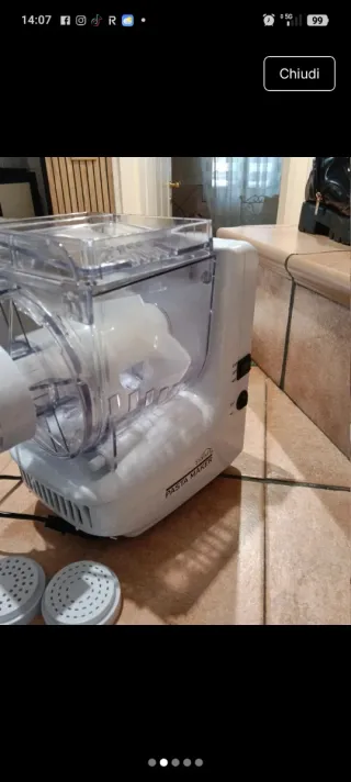 Macchina per pasta con 6 trafile