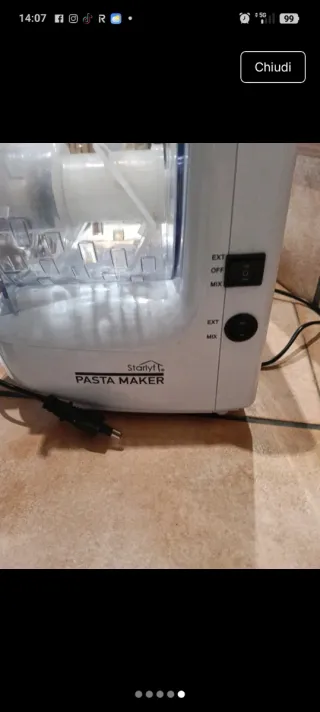 Macchina per pasta con 6 trafile