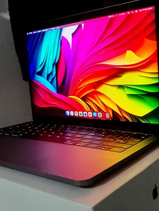 MACBOOK PRO