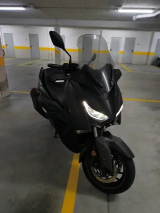 Yamaha Xmax 400 Negra - Como Nueva