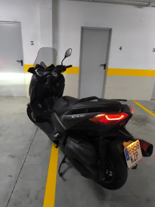 Yamaha Xmax 400 Negra - Como Nueva