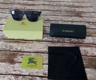 Gafas de sol Burberry negras y multicolor
