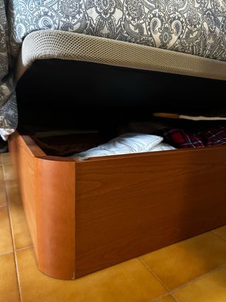 Cama completa (arcon y colchon) y mesita de noche