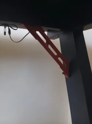 Escritorio gaming LED con soporte cascos y cables