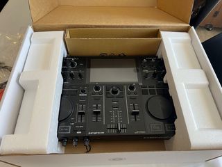 Controladora Denon DJ Prime Go Negra